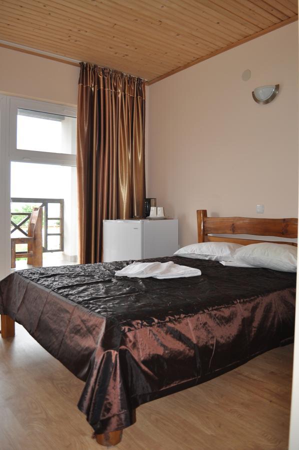 Веселий Кут Otel Zaliznyi Port Dış mekan fotoğraf