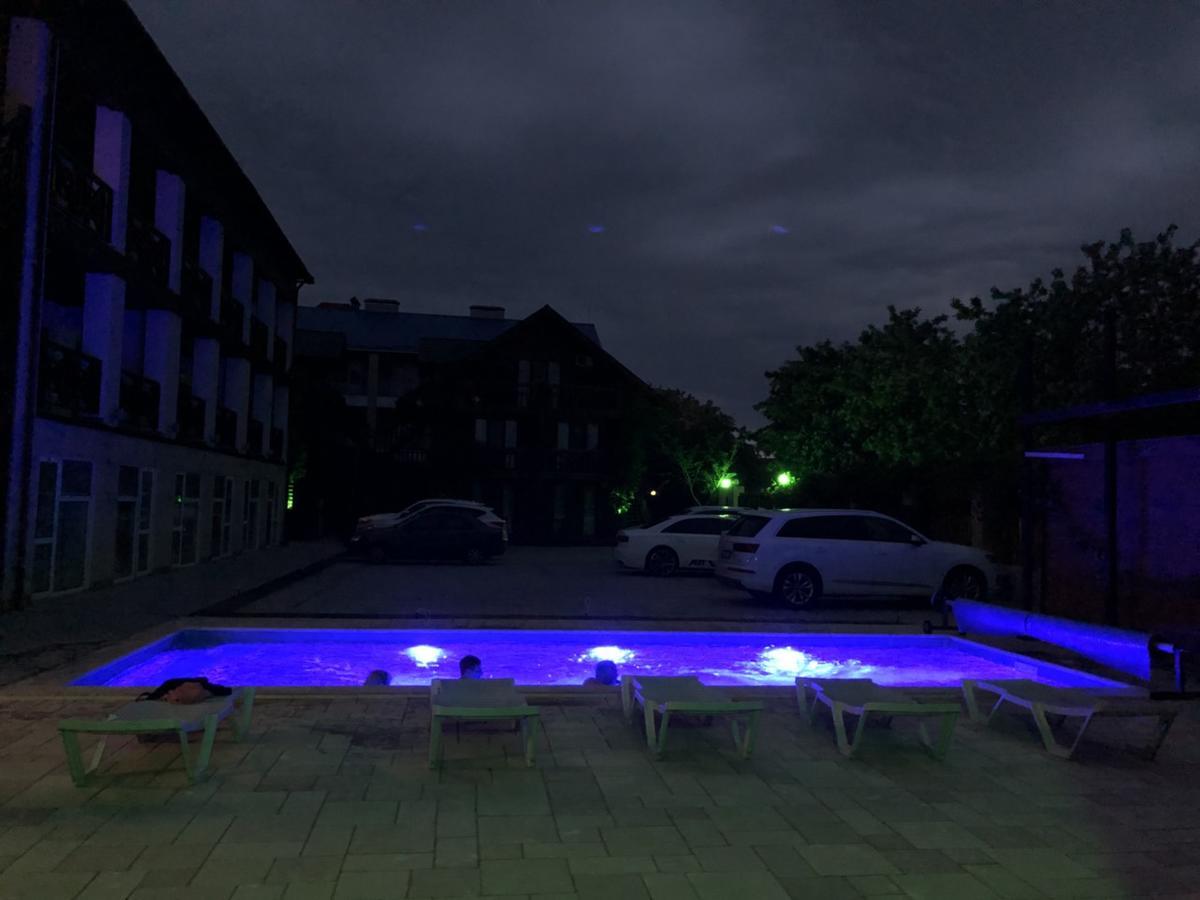 Веселий Кут Otel Zaliznyi Port Dış mekan fotoğraf