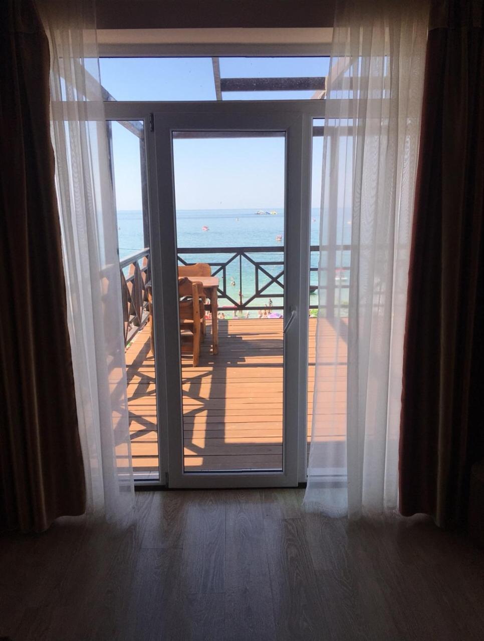 Веселий Кут Otel Zaliznyi Port Dış mekan fotoğraf