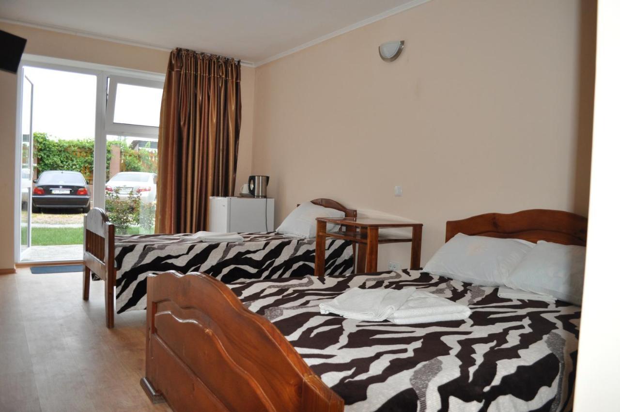 Веселий Кут Otel Zaliznyi Port Dış mekan fotoğraf
