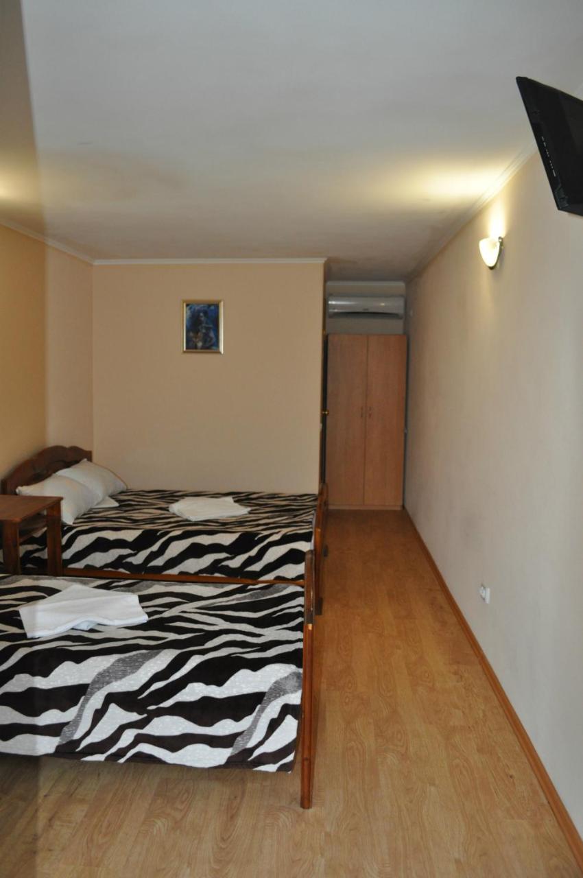 Веселий Кут Otel Zaliznyi Port Dış mekan fotoğraf