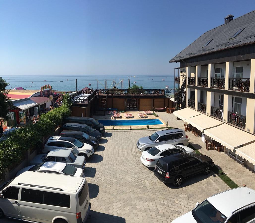 Веселий Кут Otel Zaliznyi Port Dış mekan fotoğraf